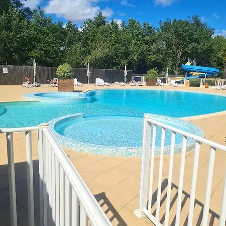 De 3 Avec Piscine Partagee Et Jardin Amenage A A 4 Km De La Hébergement de vacances